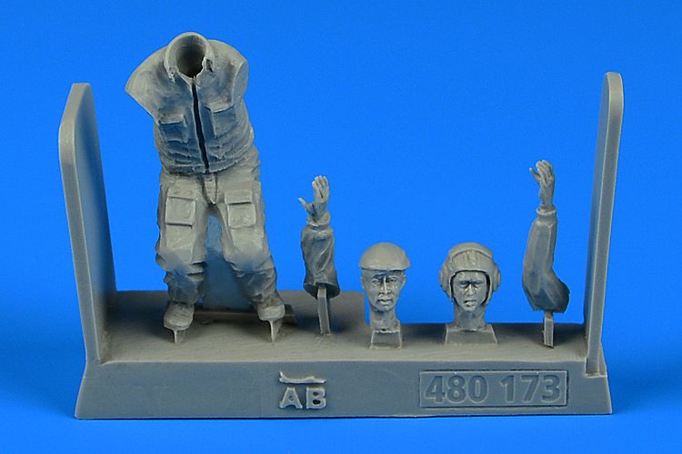 Aerobonus 480173 1:48 Soviet Aircraft Mechanic - The Period of the Warsaw Pact (2)