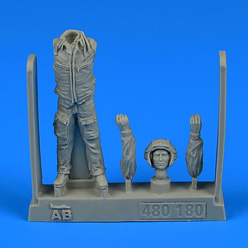 Aerobonus 480180 1:48 Modern Soviet Fighter Pilot with HUD