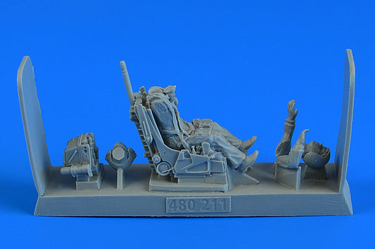 Aerobonus 480211 1:48 Soviet Fighter Pilot with Ejection Seat for Sukhoi Su-27 Flanker (Early/Late)