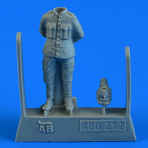 Aerobonus 480212 1:48 German WWI Pilot Standing