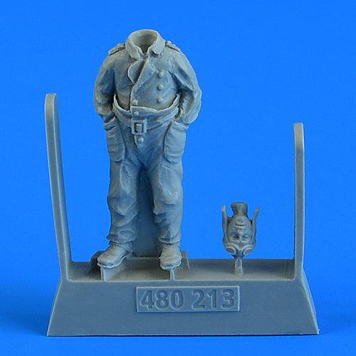 Aerobonus 480213 1:48 German WWI Pilot Standing