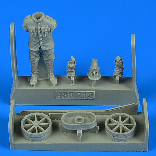 Aerobonus 480218 1:48 German or Austro-Hungarian WWI Aircraft Mechanic with Cart