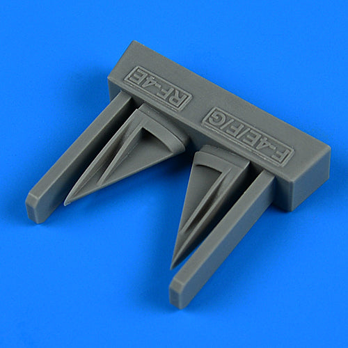 Quickboost (by Aires) 32264 1:32 McDonnell F-4E/F/G RF-4E Phantom II Vertical Tail Air Inlet