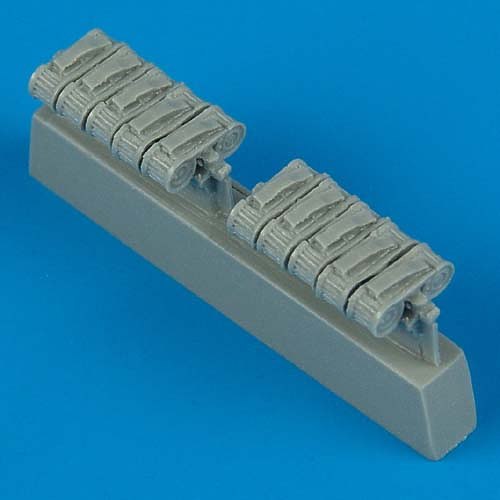 Quickboost (by Aires) 48170 1:48 Messerschmitt Bf-110C/Bf-110D Machine Gun Drum Magazines