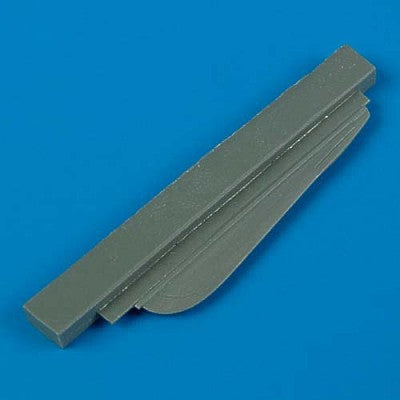 Quickboost (by Aires) 48261 1:48 Mikoyan MiG-17F Fresco C correct ventral fin