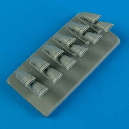 Quickboost (by Aires) 48442 1:48 Curtiss P-40M/P-40N Warhawk exhaust - fishtail