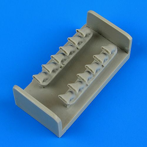 Quickboost (by Aires) 48685 1:48 Curtiss P-40M Kitty Hawk exhaust