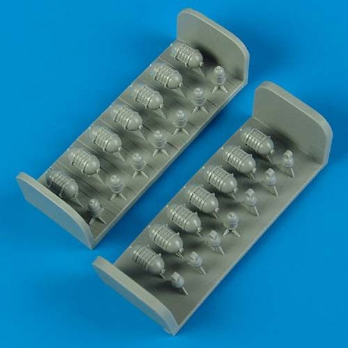 Quickboost (by Aires) 72356 1:72 Boeing B-17 Flying Fortress oxygen cylinders