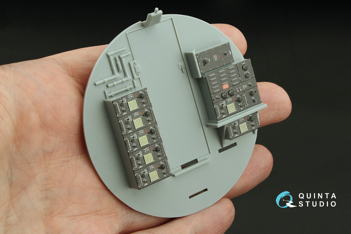 Quinta Studio QD32224 1:32 Boeing B-17G Flying Fortress Radio operator's compartment. (3D-Printed) & coloured Interior