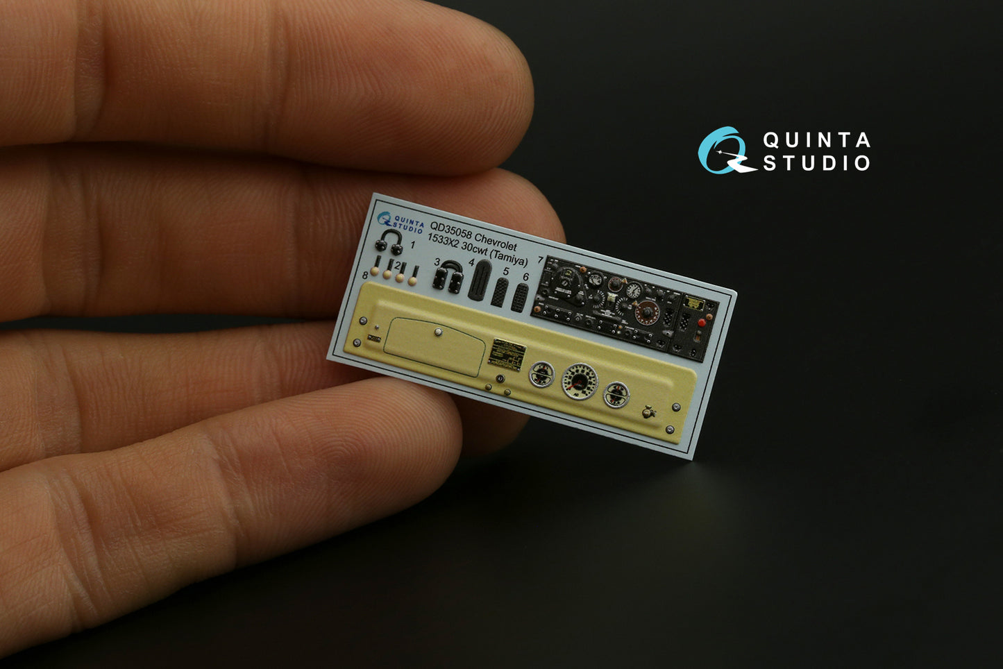 Quinta Studio QD35058 1:35 LRDG 30cwt Chevrolet (3D-Printed) & coloured Interior