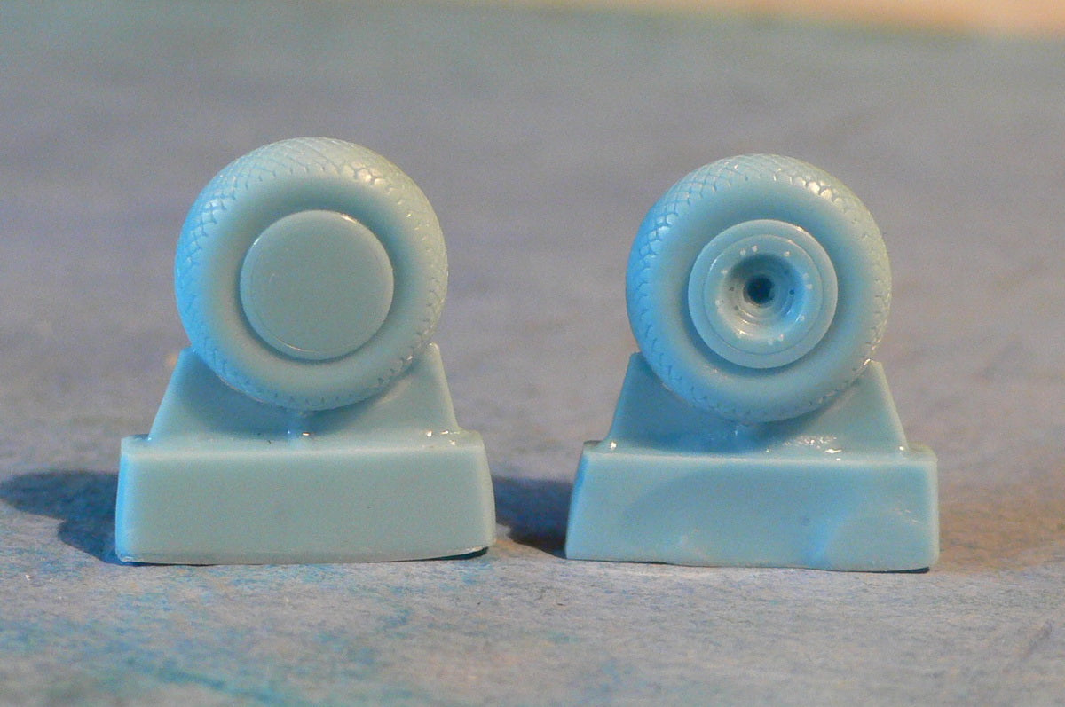 Radial Engines & Wheels 72012 1:72 Curtiss P-40E/F/K/M/N Wheels