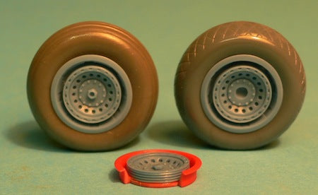 Radial Engines & Wheels 72020 1:72 Boeing B-29A Superfortress Type 2 Late Wheels - Radial Diamond Tread
