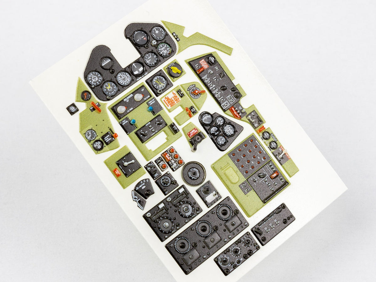 Red Fox Studio 24002 1:24 Grumman F6F-5 Hellcat