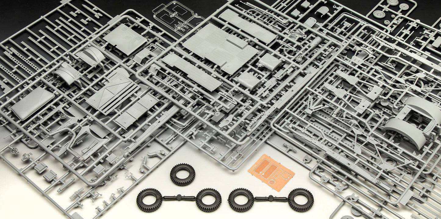 Revell 03338 1:35 BM-13-16 on W.O.T. 8 Chassis
