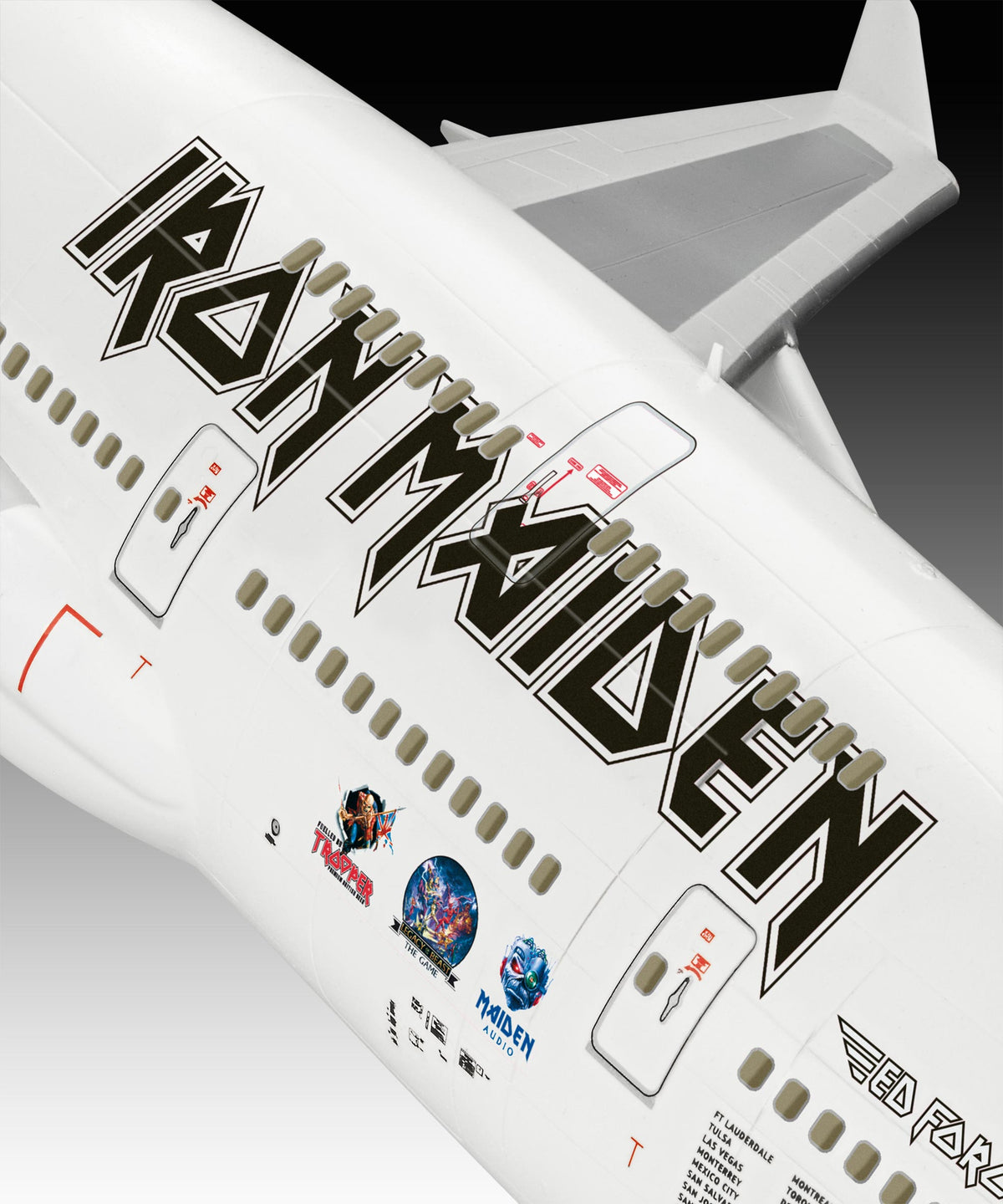 Revell 03780 1:144 Boeing 747-400 Iron Maiden 'Ed Force One'