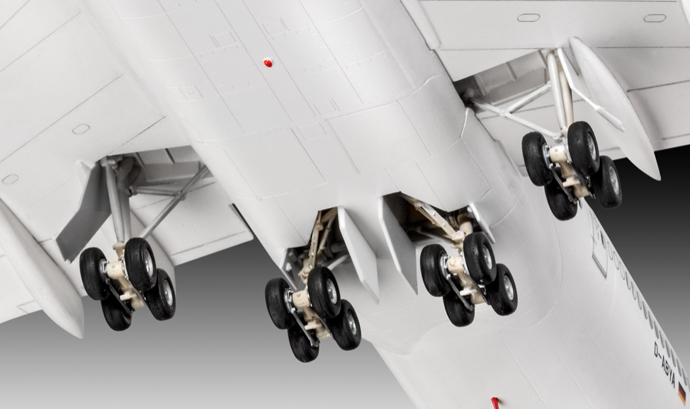 Revell 03891 1:144 Boeing 747-8 Lufthansa 'New Livery'