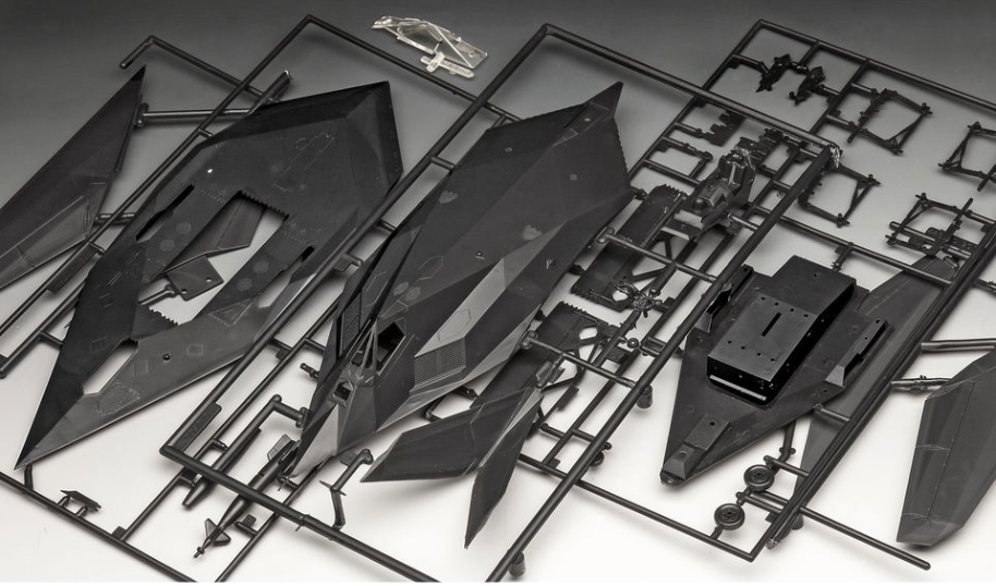 Revell 03899 1:72 Lockheed F-117A Stealth Fighter