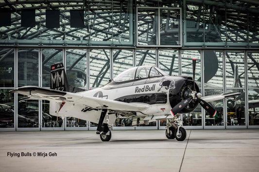 Revell 05635 1:48 Flying Bulls 25th Anniversary North-American T-28B Trojan