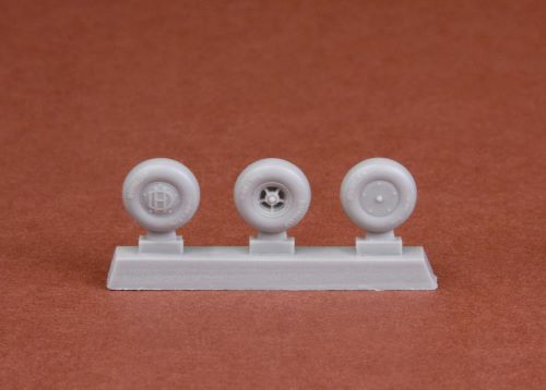 SBS Model SBS48069 1:48 de Havilland DH-82a Tiger Moth wheel set (x 3 pair of wheels in 3 different styles)
