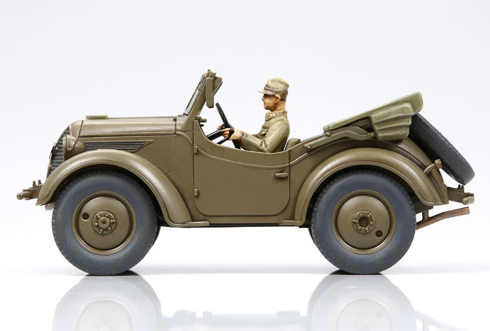 Tamiya 25203 1:48 Kawasaki Ki-61-Id Hien (Tony) & 4x4 Light Vehicle Kurogane Set