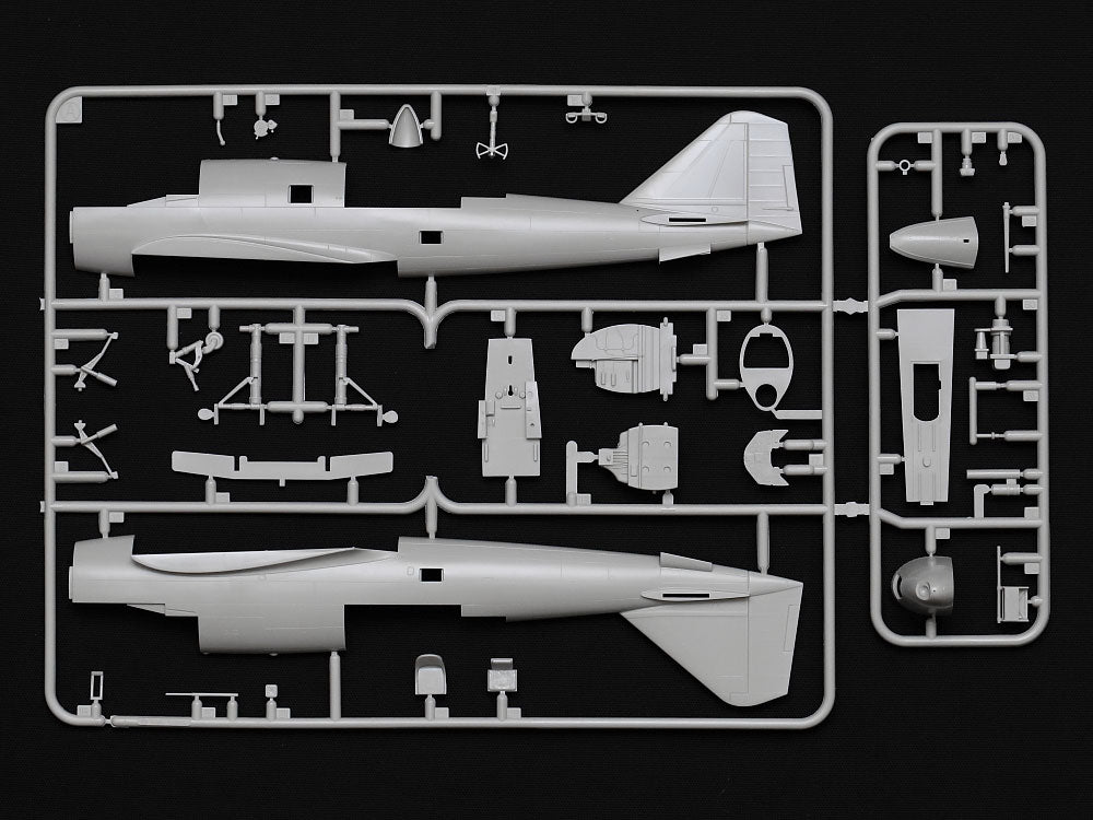 Tamiya 25217 1:48 Mitsubishi Ki-46-III TYPE 100 and 4x4 Light Vehicle Kurogane Set