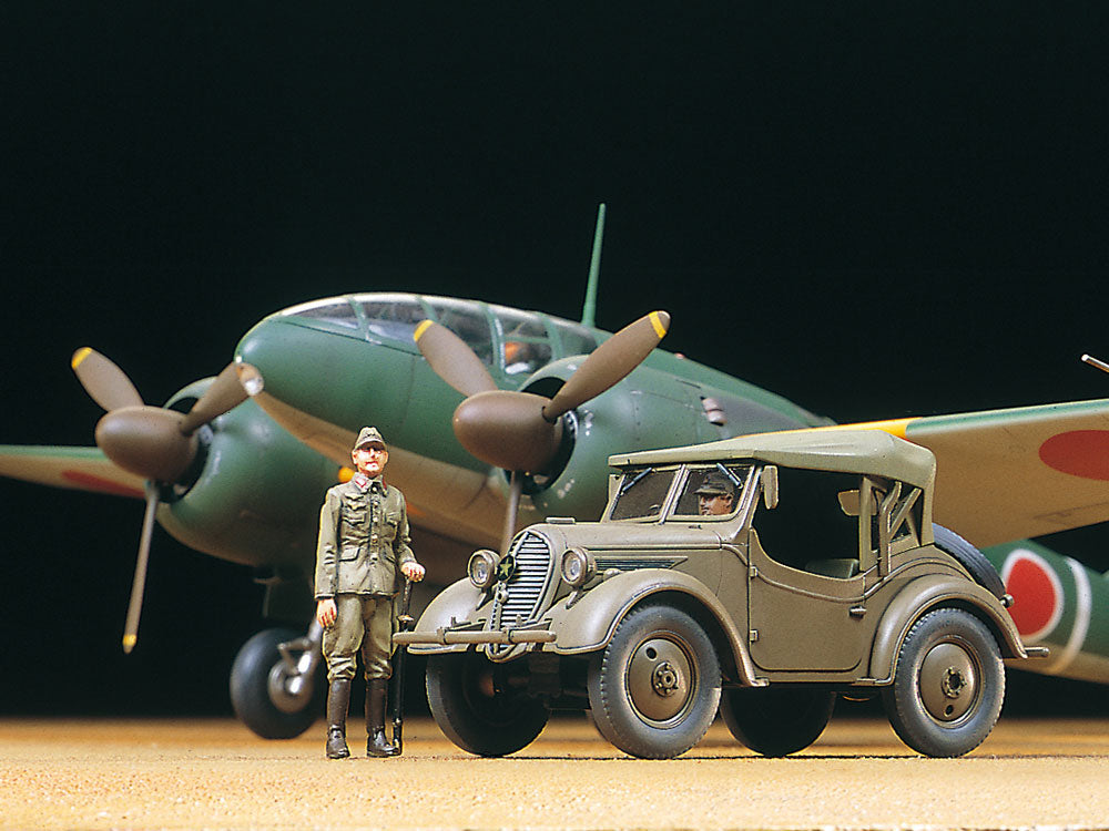 Tamiya 25217 1:48 Mitsubishi Ki-46-III TYPE 100 and 4x4 Light Vehicle Kurogane Set