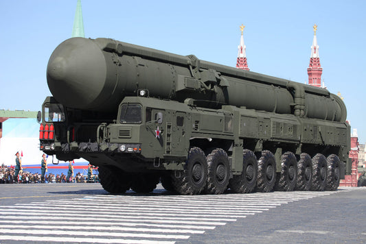 Trumpeter 01082 1:35 15U175 TEL of RS-12M1 Topol-M ICBM Complex