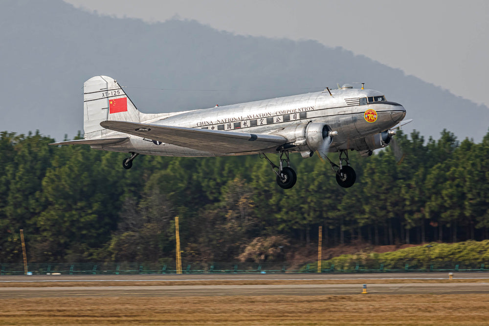 Trumpeter 05813 1:48 Douglas DC-3 Dakota CNAC