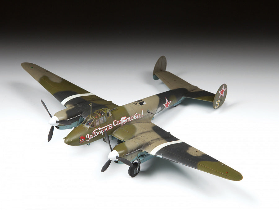 Zvezda 7283 1:72 Petlyakov Pe-2